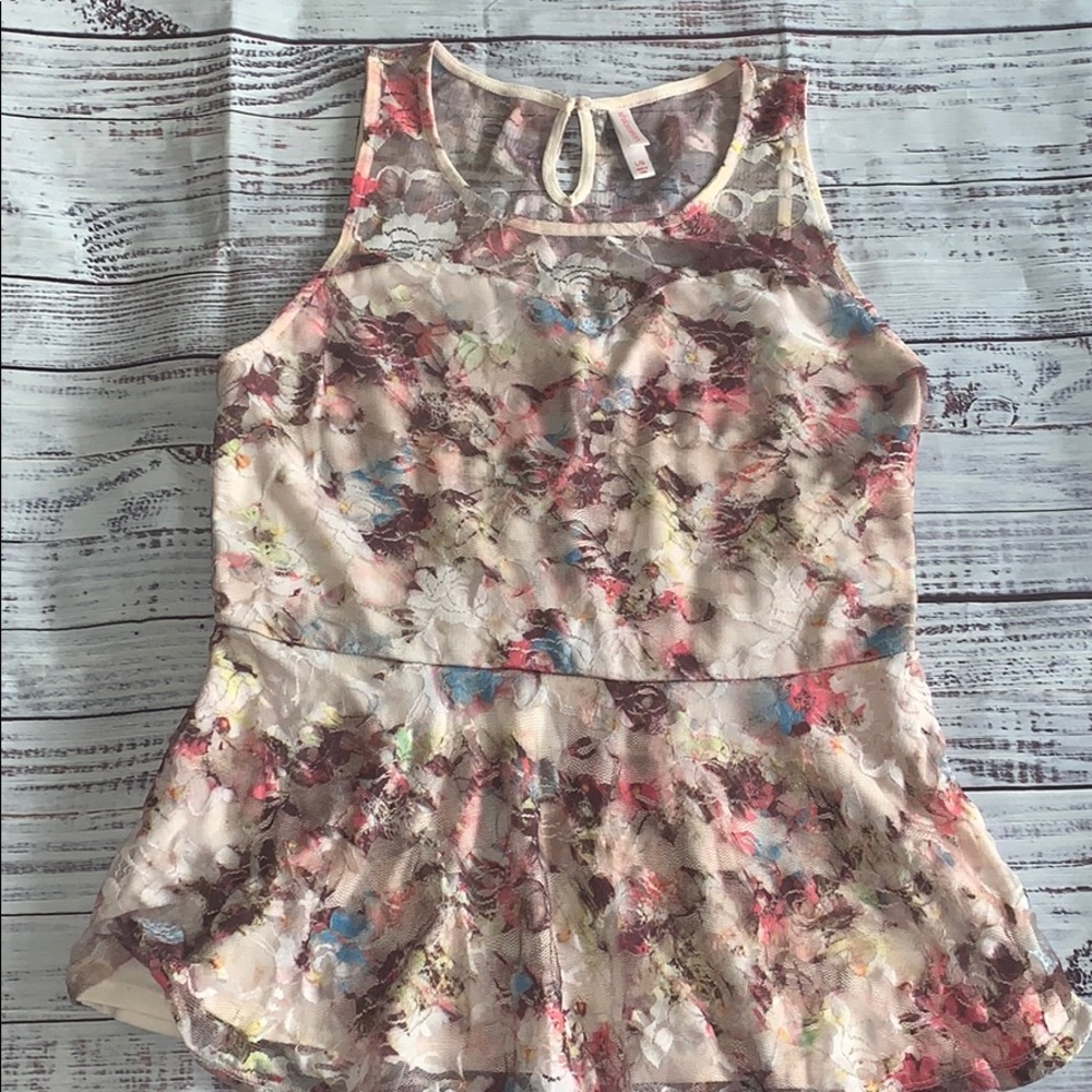 Light & Fun Floral Peplum Tank